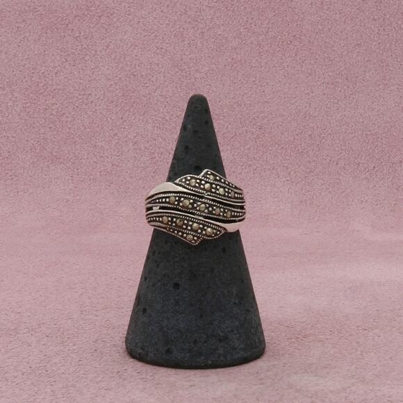 Sterling Jewelry - sterling silver marcasite studded ring size 5